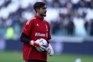 记者:佩林由于肌肉伤势无法出战罗马,将在下周进一步评估